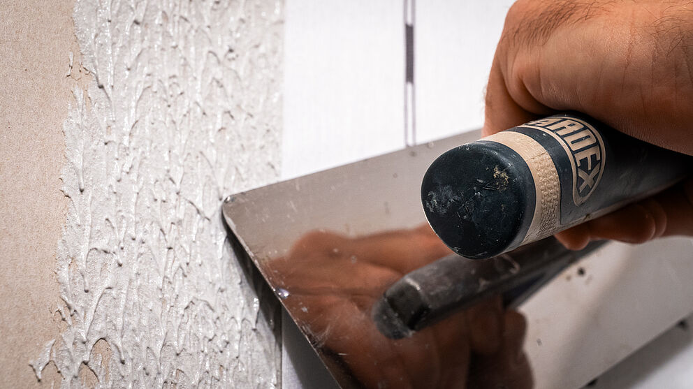 Aufziehen mit ARDEX Werkzeug